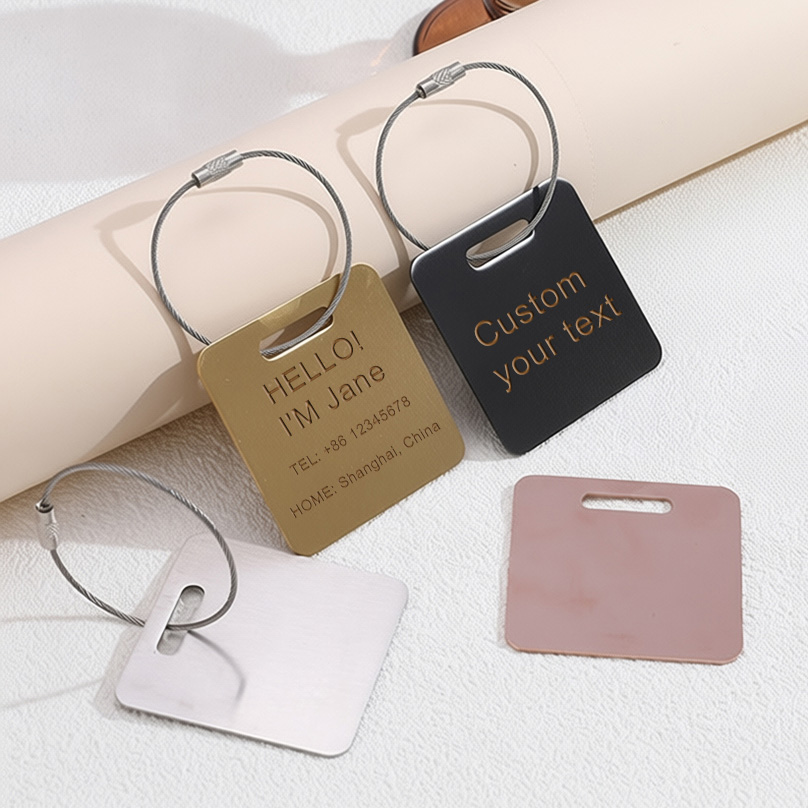 It Travel Accessories - Personalizowane zawieszki na bagaż z grawerem