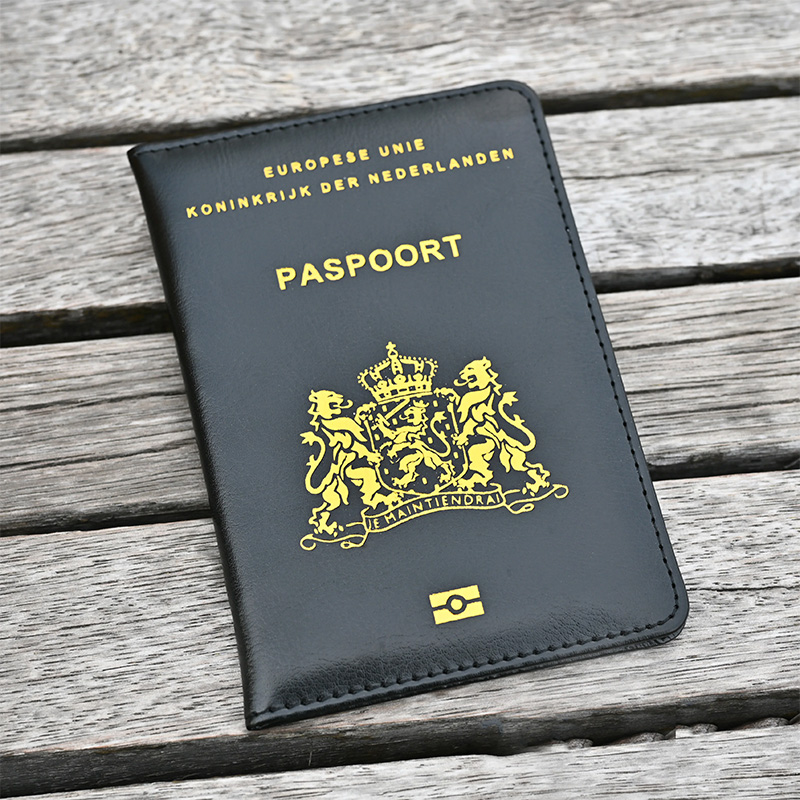 Travel Accessories Italy - Etui na paszport Holandia, okładka na