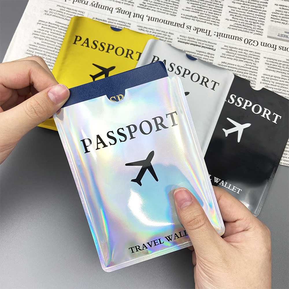 Travel Accessories On Plane - Etui ochronne na paszport z folii