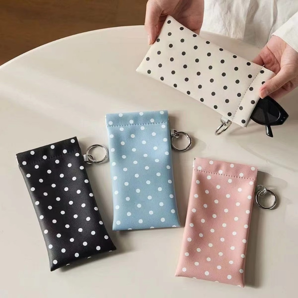 Travel Accessories Pouch For Women - Etui na okulary w kropki z